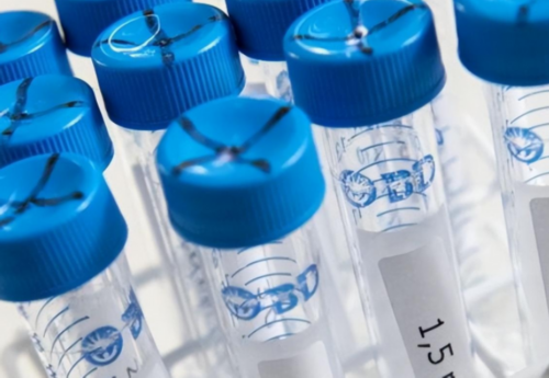 广州助孕宝宝一天频繁打喷嚏原因与护理